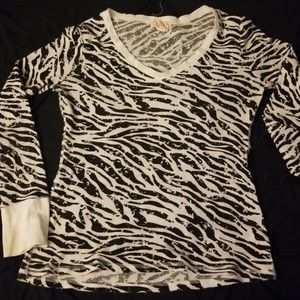 Adorable long sleeved top